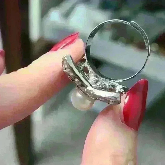 Silver tone rhinestones fuax pearl ring cocktail rings size 7 adjustable - Picture 10 of 16